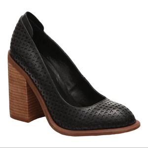 Kelsi Dagger Brooklyn Hall Pump with Laser-cut Detail and Chunky Heel Size 8